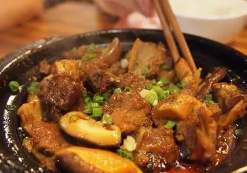 炒砂锅酱放牛油