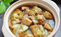 高压砂锅菜砂锅焖海蟹和砂锅炖排骨