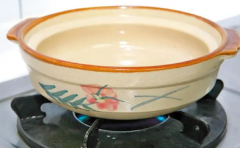 市场经济旧砂锅利