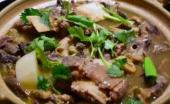 药膳汤砂锅及香菇