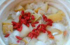 砂锅炖梨子水保健