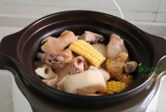 砂锅炖汤快及砂锅