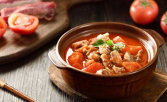 日常生活砂锅牛腩