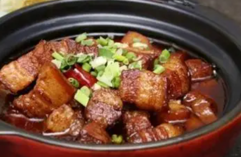 砂锅烧猪肉