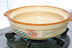 砂锅外壁有水煨汤的营养价值有哪些