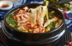 砂锅焖刀削面步骤