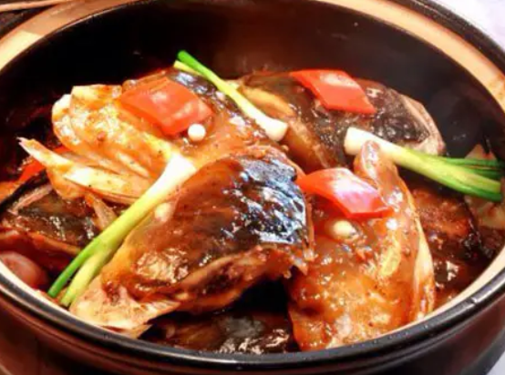 砂锅鱼腩鱼头