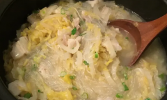 白菜肉砂锅及砂锅